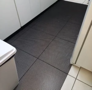 Pisos para áreas úmidas colmeia - Real Tapetes RJ
